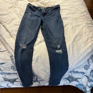 Levi's Women's Distressed Dark Blue Skinny Jeans